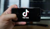 Aumentan tics nerviosos en jóvenes e investigan relación posible con influencers de TikTok
