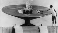 Enriqueta Basilio al momento de encender el pebetero en la inauguración de los Juegos Olímpicos de México 1968.
