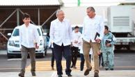De Izq. a Der., Jesús Ramírez, el Presidente y Adán Augusto, en Campeche, ayer.