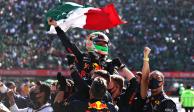 VIDEO: Así fue el impresionante festejo de Checo Pérez en el podio del Gran Premio de México de la F1