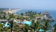Manzanillo: es uno de los destinos de playa más bellos del país. Visita la Bahía de Manzanillo y la de Santiago y el malecón.