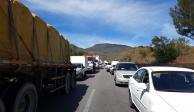 La protesta de los habitantes de Ayutla causa caos vial y afecta a decenas de automovilistas