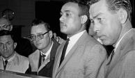 Fotografía de archivo de Khalil Islam, al centro, registrado como el tercer sospechoso en el homicidio del activista Malcolm X, el 3 de marzo de 1965, en Nueva York.