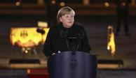 Antes de la ceremonia, Merkel se reunió con otros líderes federales y estatales para acordar nuevas medidas para frenar las infecciones por COVID-19 en Alemania