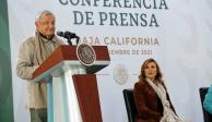 El Presidente de México, Andrés Manuel López Obrador, respaldó la creación de la Secretaría de Seguridad y Protección Ciudadana de Baja California. En la imagen, el titular del Ejecutivo federal acompañado de la gobernadora, Marina del Pilar Avila