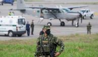 Minutos después de la primera explosión en el en aeropuerto de Cúcuta, Colombia, los policías identificaron otra maleta, la cual estalló mientras se acercaban.