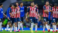 Jugadores de Chivas después de uno de sus partidos en el Torneo Grita México Apertura 2021.