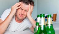 Un médico experto en Reino Unido alertó que los efectos provocados por las bebidas alcohólicas pueden confundirse con los síntomas de un contagio por la variante Ómicron de COVID-19