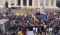 Miles de personas protestan en Washington contra el mandato de vacunación.