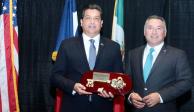 El gobernador de Tamaulipas, Francisco García Cabeza de Vaca, recibió las llaves de la ciudad de McAllen, Texas, Estados Unidos.