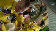 Cosmonautas rusos vistieron de amarillo