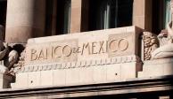 El artículo 28 de la Constitución de México señala que: "El Estado tendrá un banco central que será autónomo en el ejercicio de sus funciones y en su administración"