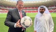 Ebrad recorrió el estadio&nbsp;de futbol "Ahmed bin Ali" en su visita a Qatar.