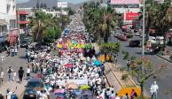 Cientos de personas se comenzaron a concentrar en el Parque Margarita Maza de Juárez, al norte de Chilpancingo, y avanzaron hacia el sur