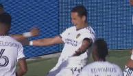 Javier "Chicharito" Hernández festeja su gol en el clásico del tráfico entre LA Galaxy y LAFC