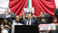 Diputados de la 4T exhiben en el pleno de San Lázaro a oposición que votó en contra de Reforma Eléctrica.