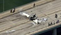 Una avioneta con tres personas a bordo se estrelló en un puente cerca de Miami.