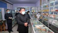 Kim Jong-Un, líder de Corea del Norte, en su visita a farmacias de&nbsp;la ciudad de Pyongyang.