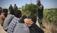 Capturan a 976 migrantes en en la frontera de Texas