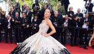 Michelle Salas sufre tremenda caída en pleno festival de Cannes