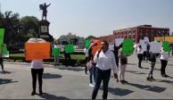 Integrantes de colectivos feministas en Puebla exigen justicia para Cecilia Monzón, activista asesinada en Cholula.