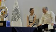 Claudia Sheinbaum y Miguel Torruco, en conferencia en Acapulco, ayer.