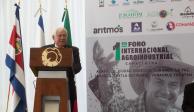 Víctor Villalobos, secretario de Agricultura, en un evento de Canacintra, ayer.