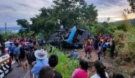 Volcadura de autobús con peregrinos deja 9 muertos y 28 lesionados en Tila, Chiapas