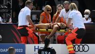 La nadadora estadounidense Anita Álvarez es sacada en camilla de la piscina tras desmayarse mientras realizaba unos ejercicios en el Mundial de natación.
