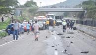 Impacta tráiler a 10 vehículos varados por bloqueo de CETEG