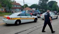 La policía se desplegó después de que estalló un tiroteo masivo en una ruta del desfile del 4 de julio en el suburbio de Chicago de Highland Park, Illinois, EU