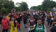 Caravana migrante sale de Tapachula rumbo a EU, el 1 de julio.