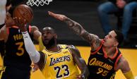 LeBron James, estrella de la NBA, le dio un caluroso recibimiento a los Lakers a Juan Toscano