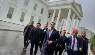 Grupo Firme visita la Casa Blanca y Eduin Caz canta con los cocineros (VIDEO)