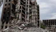 Una foto muestra los edificios de apartamentos dañados durante el conflicto entre Ucrania y Rusia
