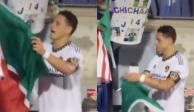 VIDEO: "Chicharito" se niega a firmar la bandera de México y la tira al piso