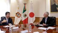 Alfredo Del Mazo se reúne con embajador de Japón en México para abordar temas de interés común.