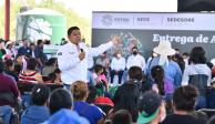 El Gobernador Ricardo Gallardo Cardona entregó mil 898 paquetes escolares y más 500 pares de zapatos.