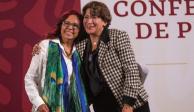 La nueva secretaria de Educación, Leticia Ramírez (izq.), con Delfina Gómez, ayer.