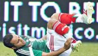 Luis Montes sufrió una fuerte lesión a dos semanas del Mundial de Brasil 2014 durante un amistoso entre la Selección Mexicana y Ecuador.