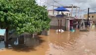 Autoridades realizan labores de rescate en zonas afectadas por las inundaciones.
