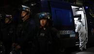 Policía trabaja donde una persona atentó contra la vicepresidenta de Argentina, Cristina Fernández.