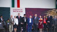 De izq. a der.: Rosa Icela Rodríguez, Marcelo Ebrard, Evo Morales, José Mujica, Adán Augusto López, Claudia Sheinbaum, Leticia Ramírez y Alejandro Armenta, ayer.