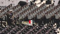 El Presidente junto con titulares de la Sedena y la Semar pasan revista a elementos de la Guardia Nacional, ayer.