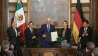 La Jefa de Gobierno de la Ciudad de México, Claudia Sheinbaum, entrega la Llave de la capital al presidente de Alemania, Frank Walter Steinmeier