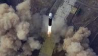 Lanzamiento del misil balístico intercontinental (ICBM) "Hwasong-17" el 25 de marzo de 2022.