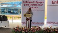 Evelyn Salgado entrega casi 2 mdp en Apoyos para Transformar Guerrero a menores de comunidades indígenas.