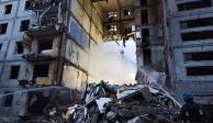 La imagen muestra un inmueble destruido por ataques rusos en Zaporiyia, Ucrania