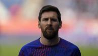 Lionel Messi calienta previo a jugar un partido de liga con el PSG.