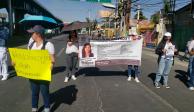 Realizan bloqueo en Vía Morelos, Ecatepec, por la desaparición de la maestra Mónica Citlalli Díaz Reséndiz.
